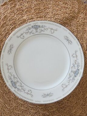Wade Diane Fine Porcelain China Bread & Butter Plate -Japan Set of 4